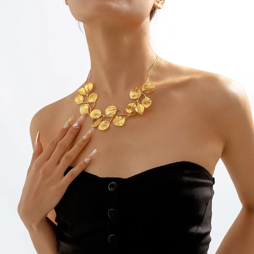 Vintage Chain Leaf Pendant Choker Necklace Alloy Gold Silver