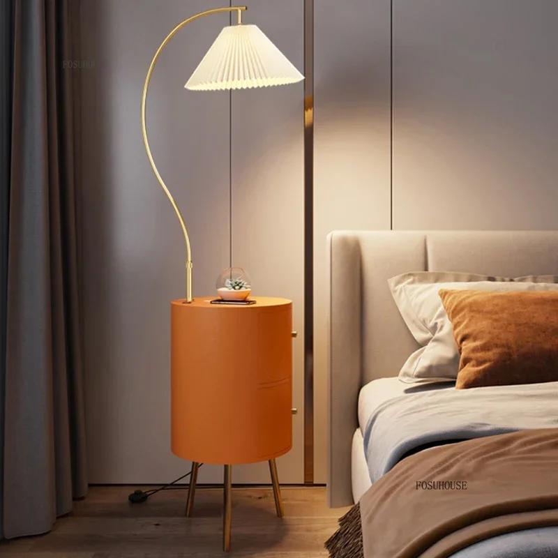 French Light Luxury Nightstands for Gaming Room Round Solid Wood Bedside Table Creative Unique Lighted Tables for Cloakroom