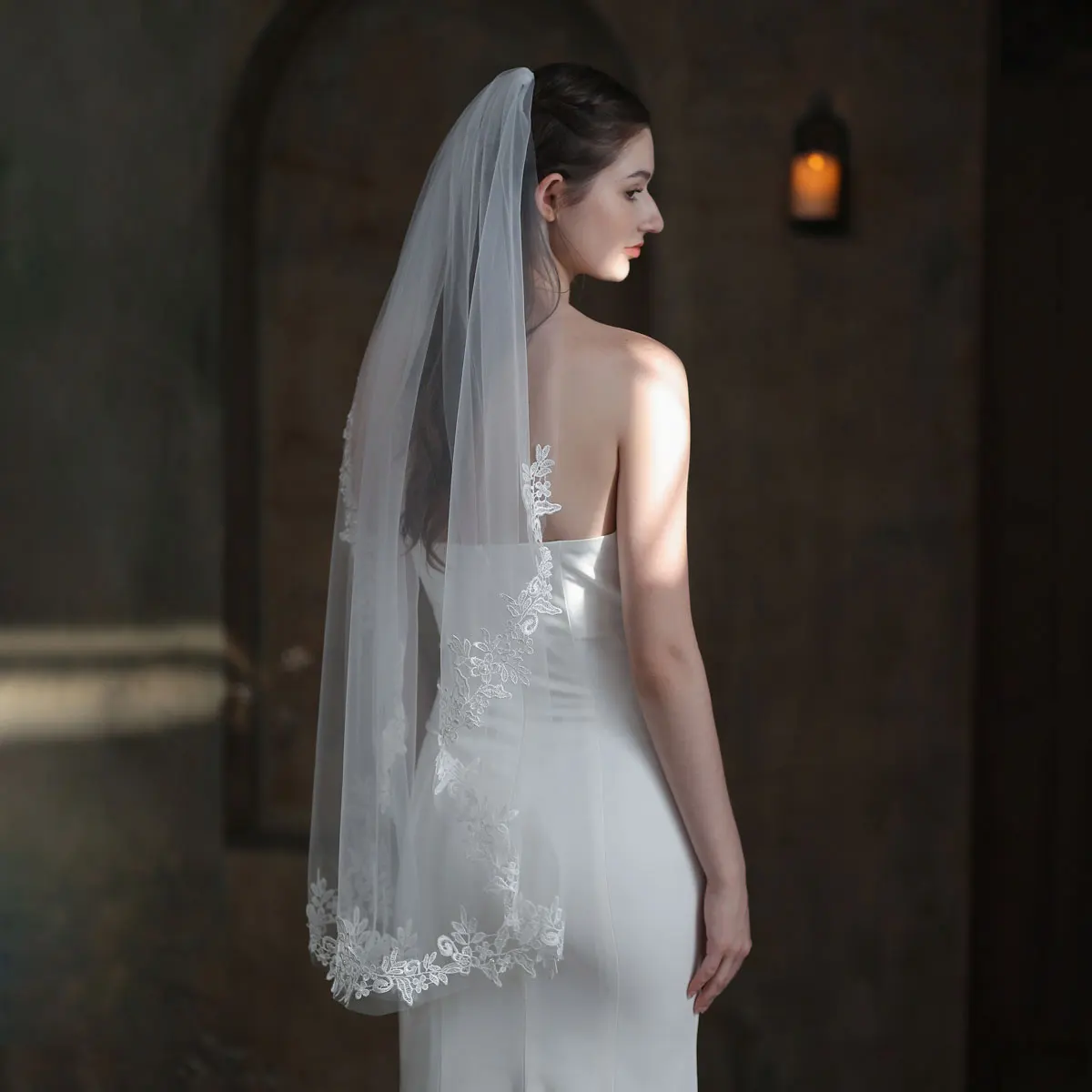Bridal Veil Plain Tulle Handmade Lace Appliqued Fingertip Brides Headdress Hair Comb