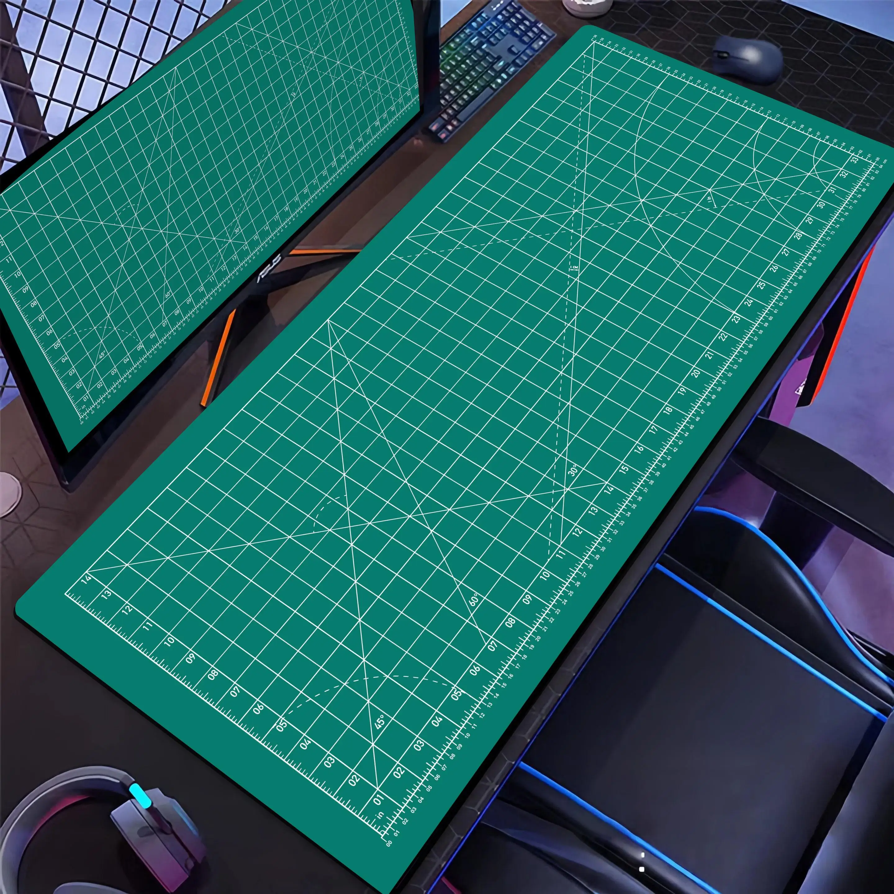 Oversized Green Grid Gaming Mouse Pad with Smooth Surface and Anti-Slip Base
