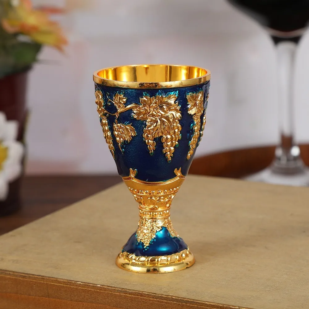 New European Style Wine Glasses Mini 30ml Spirits Cup Vodka Goblet Wedding Chalices Retro Alloy Red Liquor Glass