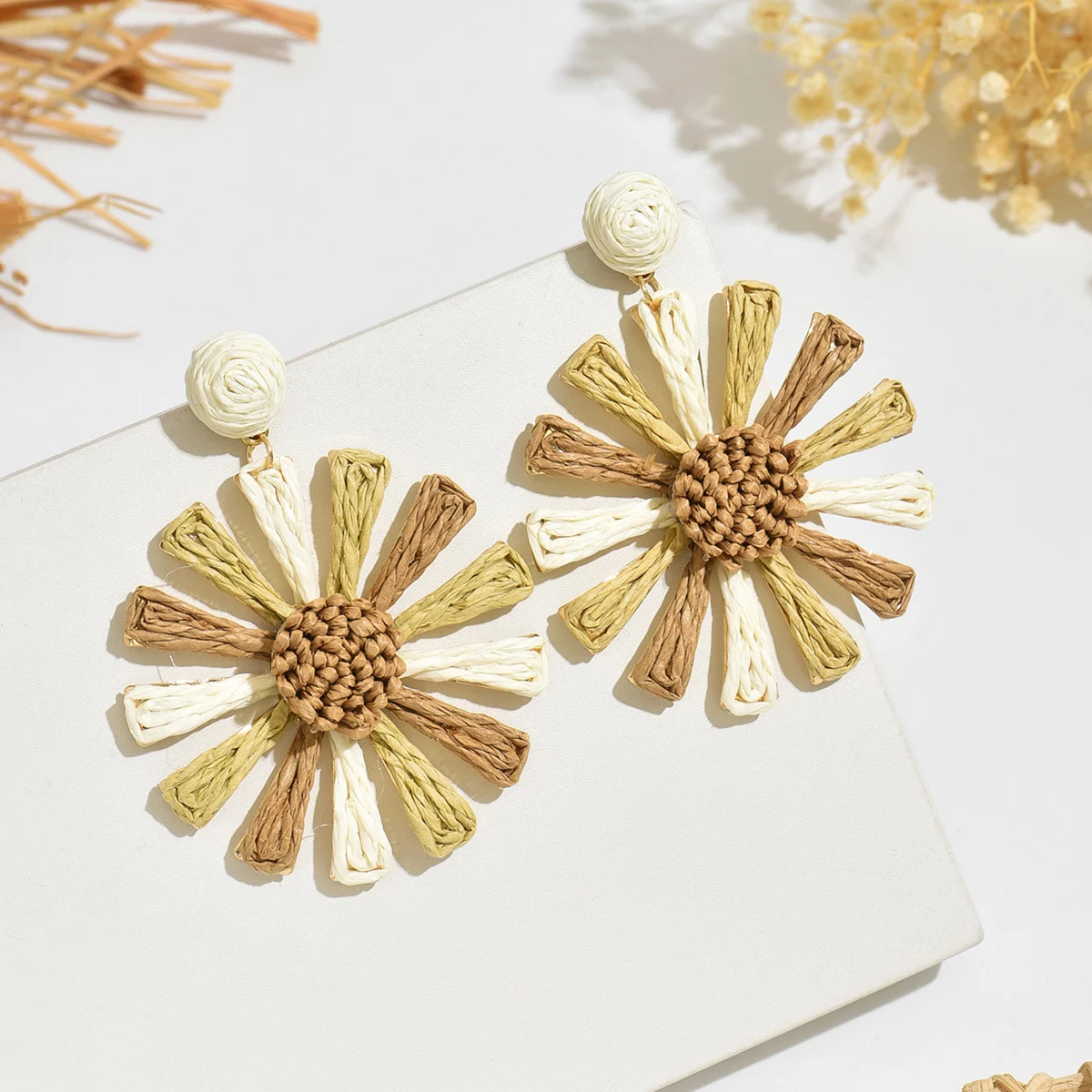 Boho Colorful Sunflower Rattan Knit Drop Earrings for Women Delicate Handmade Raffia Floral Earrings Summer Party Jewelry Gift