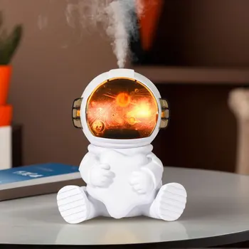 Astronaut Cool Mist Humidifier with LED Light Aroma Diffuser USB Desktop Humidifier Portable Humidifier for Bedroom Home Office 1