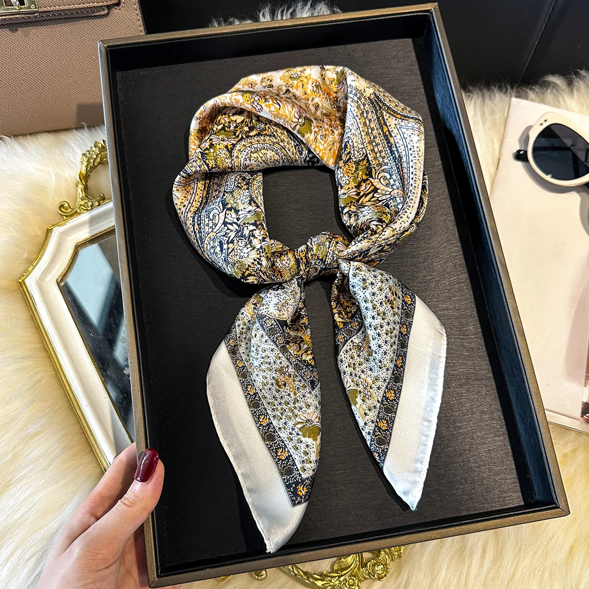 2025 New Fashion 70X70cm Women's Scarf Silk Paisley Print Scarf Square Shawl Decorative Headband Neck Luxury Design Bandana