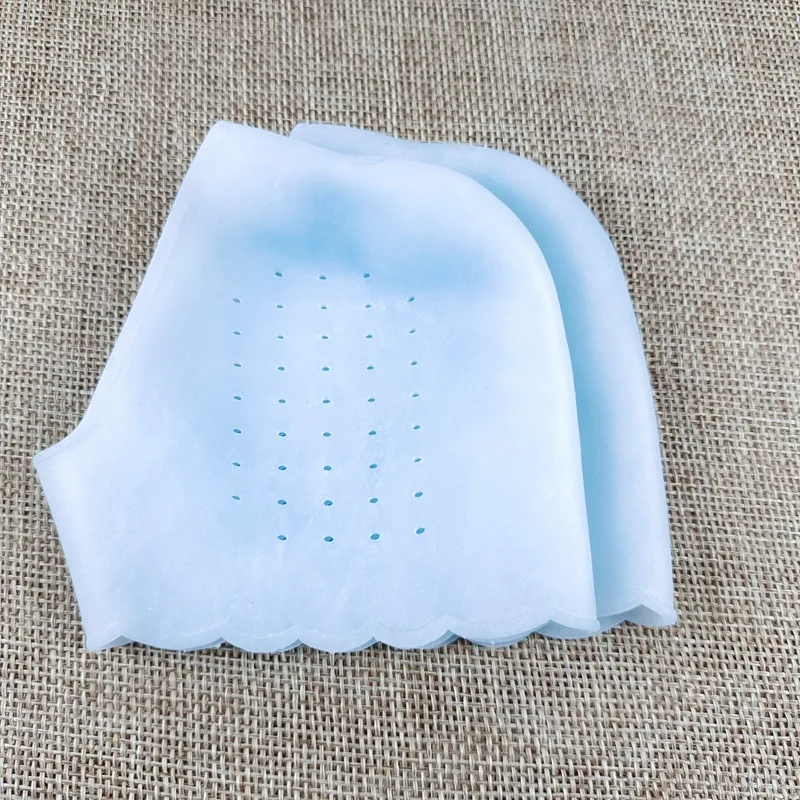 Heel Socks 1 Pair Silicone Feet Care Socks Moisturizing Gel Heel Thin Socks with Hole Cracked Foot Skin Care Protectors Lace Heel Cover
