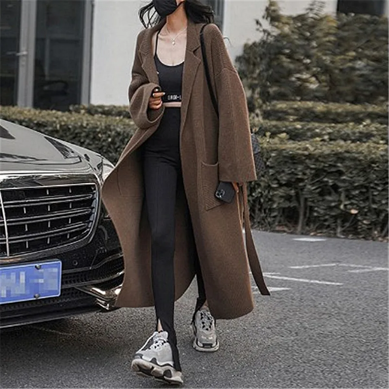 Рисунок 2 - Женский вязаный кардиган средней длины