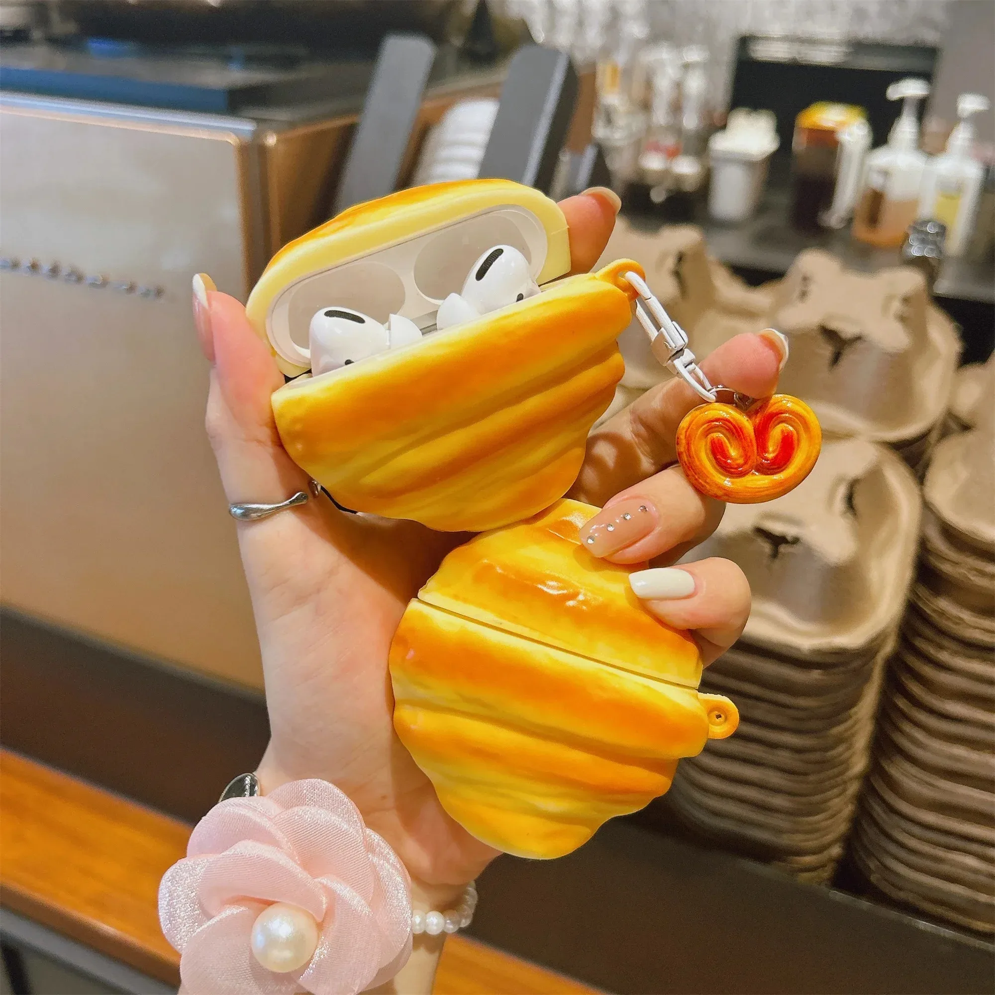 Creative Simulation Croissant Bread Headphone Cover for Apple Airpods 1/2 3 4 Pro/Pro2 Silicone Shockproof Case