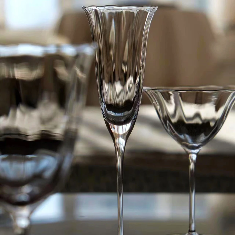 https://ae01.alicdn.com/kf/S4a53054b54e44998bb84c7455bf55dfeY/JINYOUJIA-Vintage-Flower-Pattern-Goblets-Handmade-Crystal-Ultra-Thin-Wine-Glass-Champagne-Cocktail-Martini-Glass.jpg