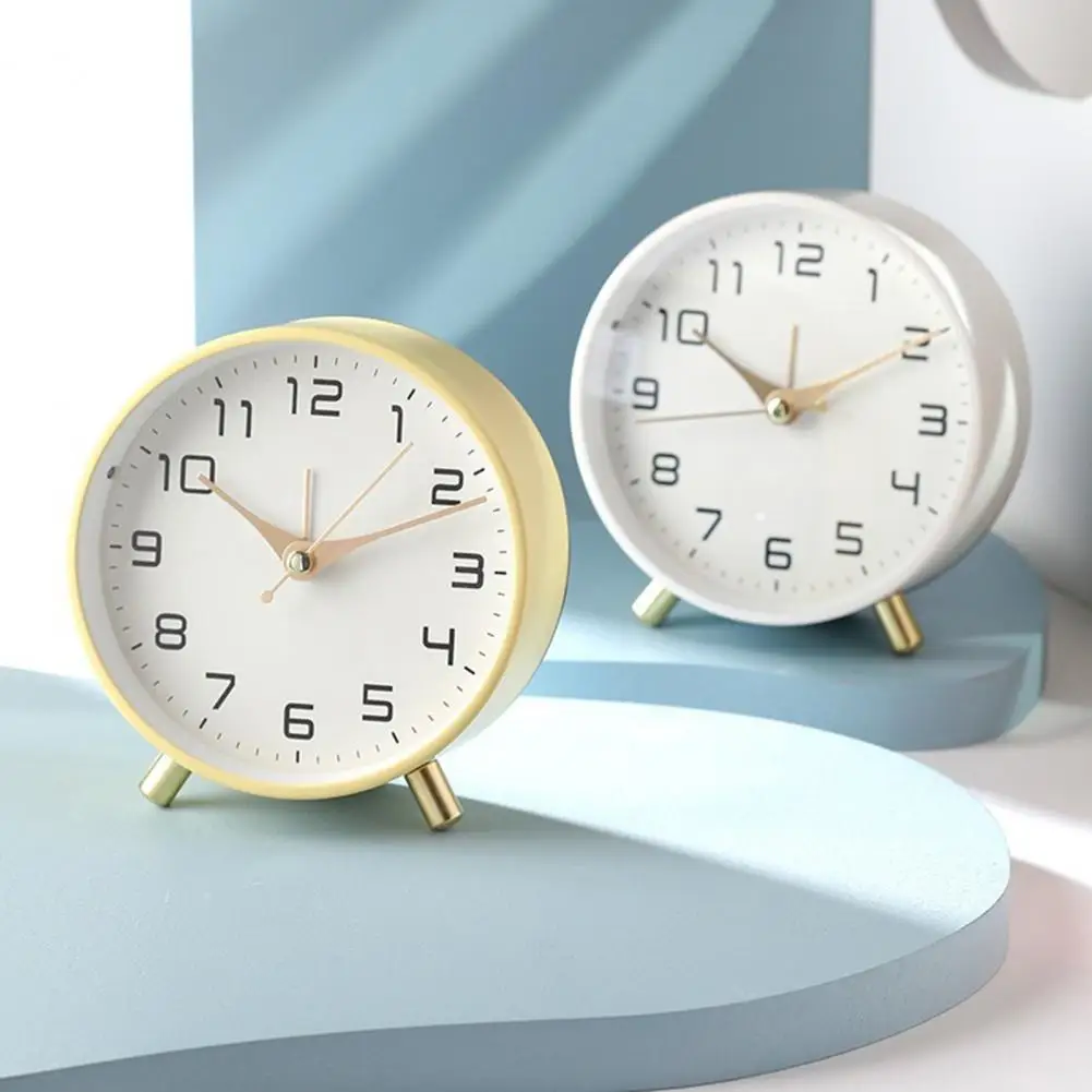Retro Analog Alarm Clock with Night Light Battery Operated Silent Snooze Function Alarm Clock Bedroom Supplies 2