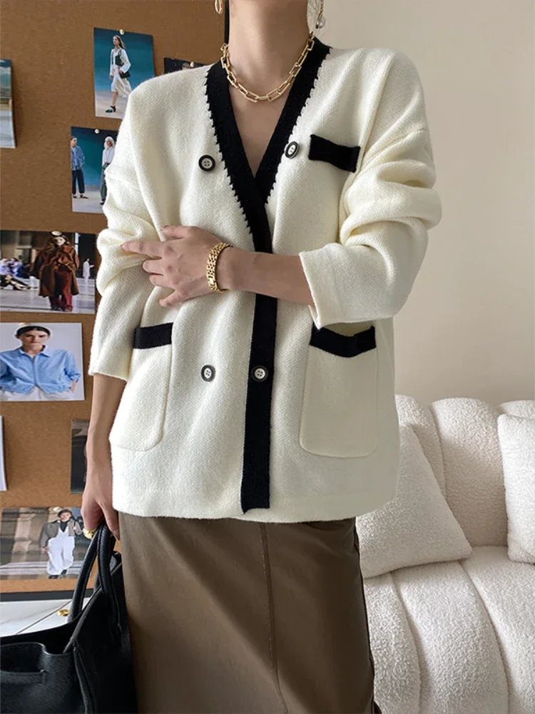 

2022 Fashion Contrast Knitted Women Sweater Autumn Winter Chic V-Neck Double-breasted Cardigan Jacket Female Knitted Coat