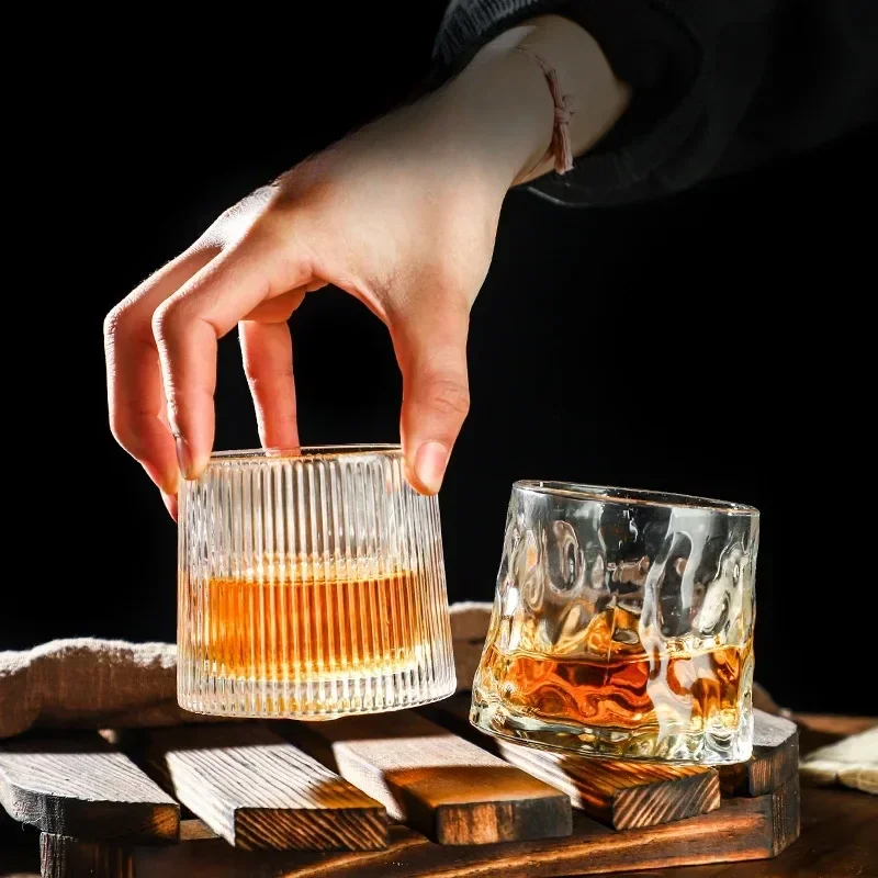 Creative INS Wind Decompression Glass Rotating Glass Water Cup Rotating Bar Whiskey Top Foreign Wine