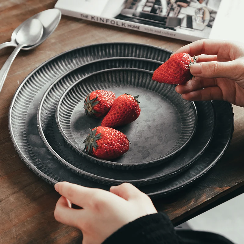 3Pc Retro Iron Plate Round Storage Tray Vintage Craft Wrought Metal Dessert Cake Dried Tray Home Decor Photography Props wooden serving tray cake tray plastic serving tray