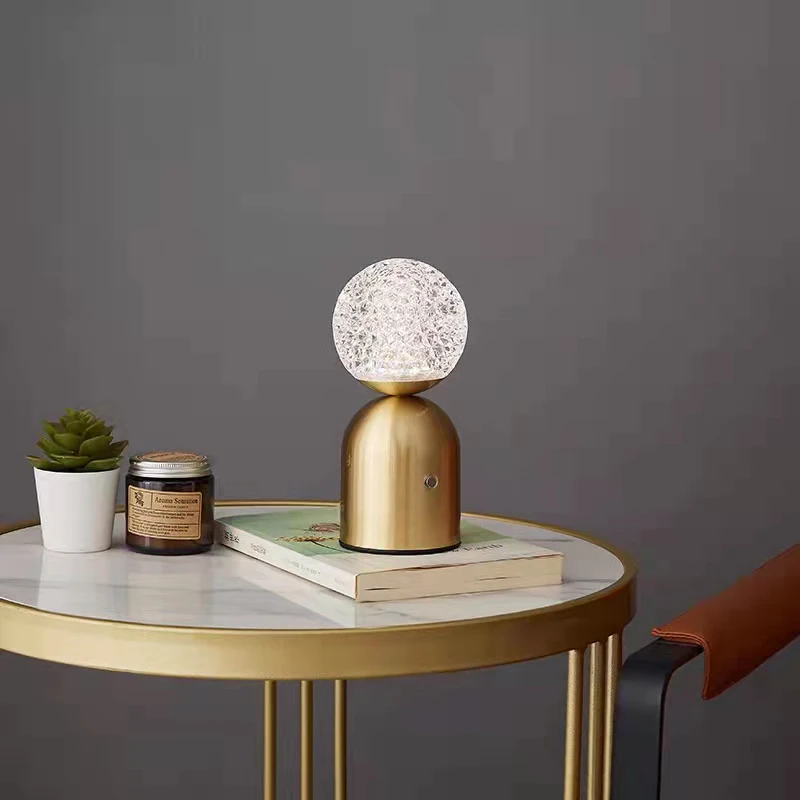 

Copper Small Desk Lamp Dimming Transparent Acrylic Ball For Bedroom Foyer Sofa Side Atmosphere Lighting Fixtures Drop Shipping