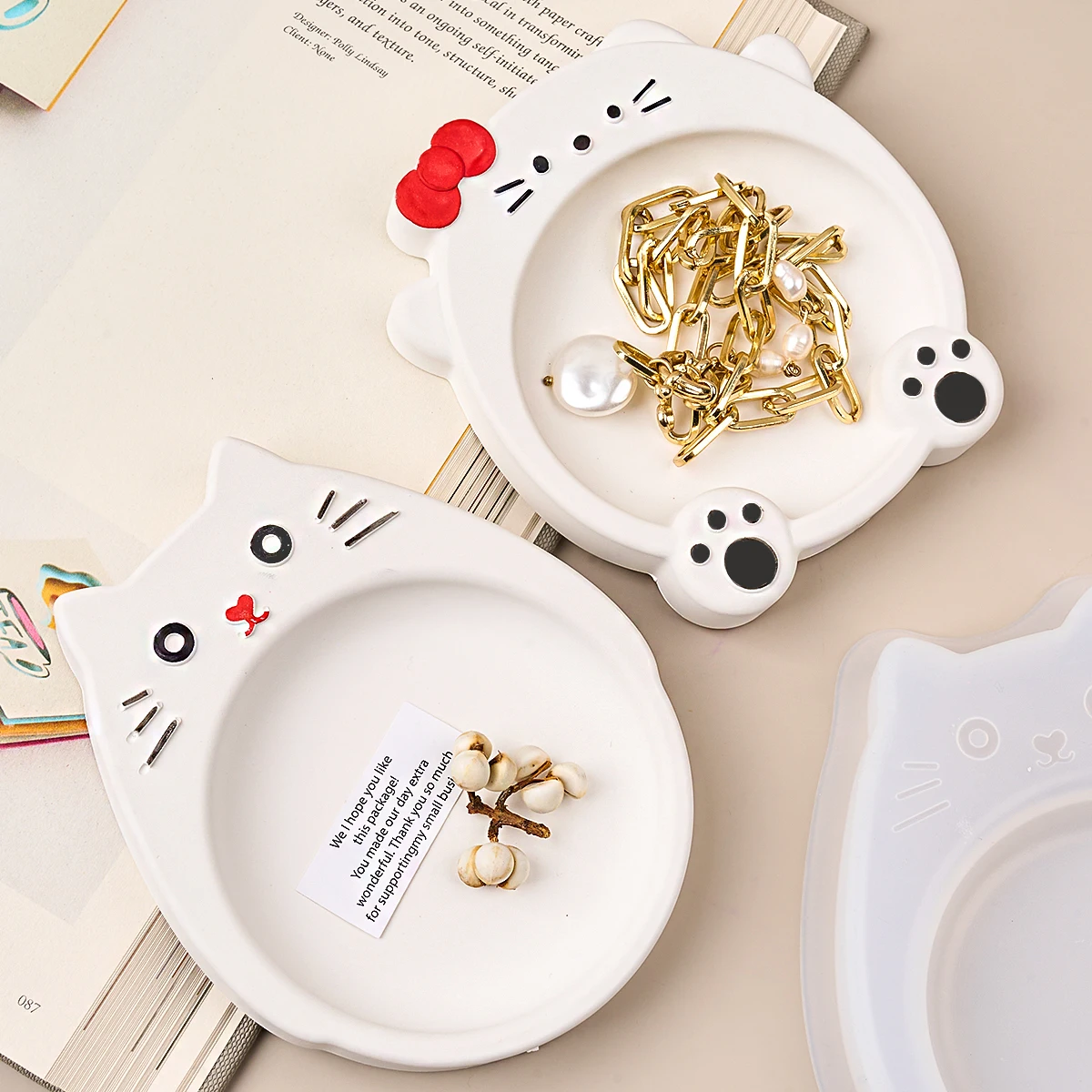 Cat Series Tray Clay Silicone Molds DIY Love Cat Paw Fruit Dish Jewelry Storage Plate Resin Gypsum Plaster Cement Concrete Mould silicone mold