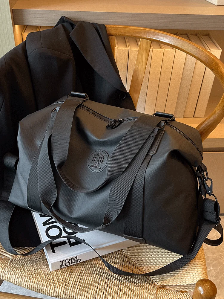 

Business travel bag, handbag, large capacity luggage storage bag, dry and wet separation waterproof sports and fitness backpack