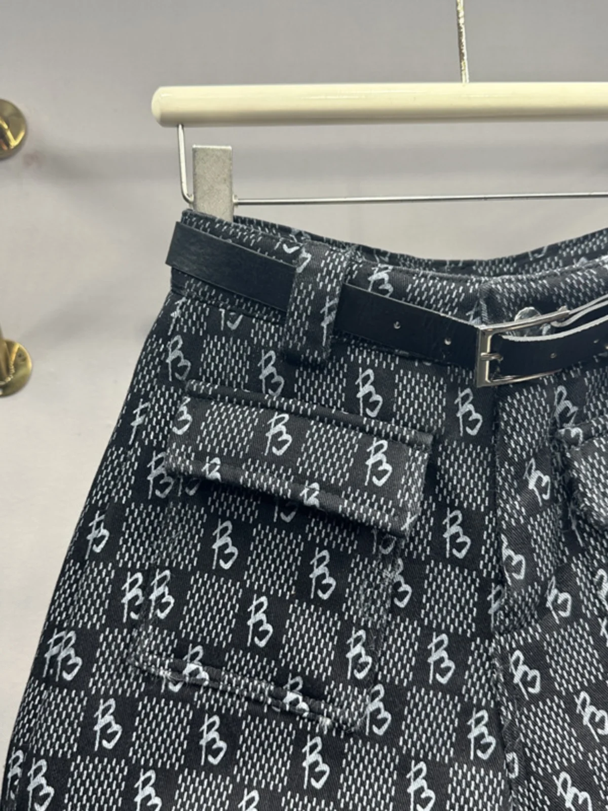 Women's Patch Pocket Denim Shorts Feminino 2024 Spring New European Woman Dark Black Slimming Printed Wide Leg Jean Hot Pants
