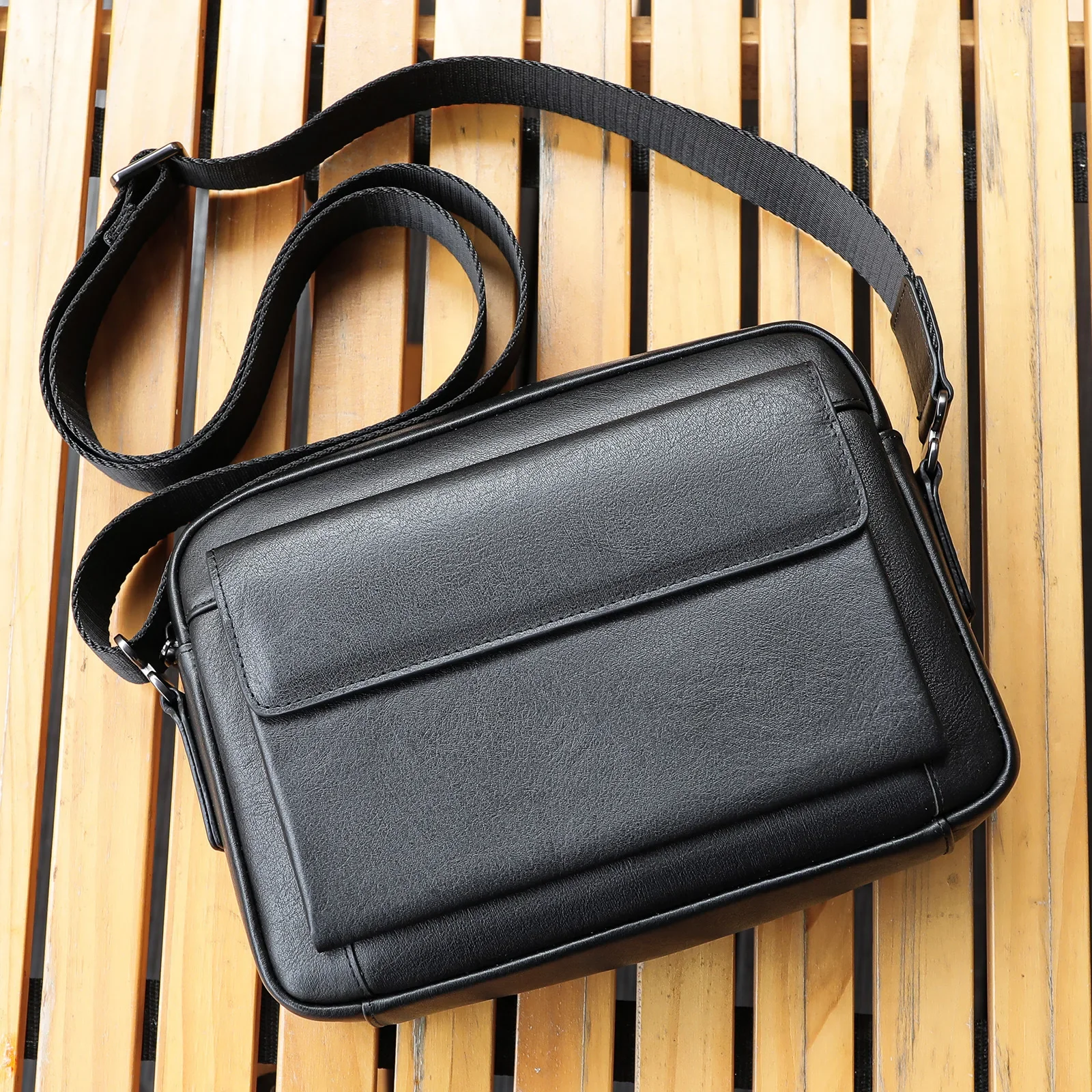 

Stylish Leather Shoulder Bag for Men, Casual Small Crossbody Bag