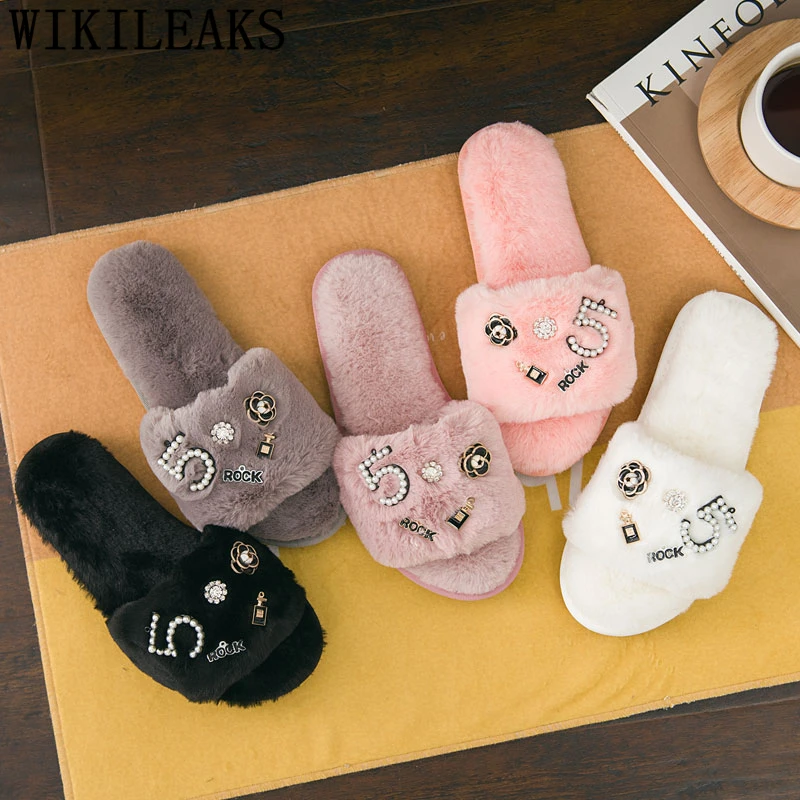 Designer Perfume Decoration Fur Slippers Women Winter Flip Flops Camellia Pearl Beading Fur Sandals Women Pink Slides Pantufas