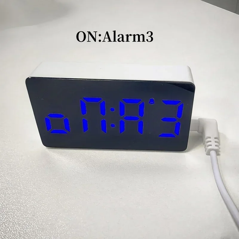 7*4cm Digital Alarm Clock TEMP Date 3 Alarms Power-off Memory Table Clock USB Powered Always On 12/24H Night Mode LED Clock