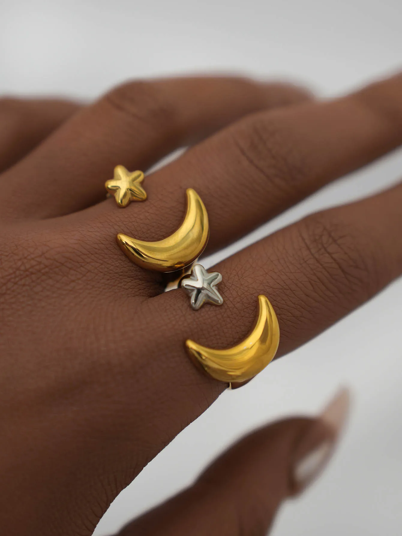 Selbst minimalistischer zweifarbiger Stern-Mond-Ring, 18 Karat vergoldet, Edelstahl, Universum-Ring, Damenschmuck, Party-Geschenk