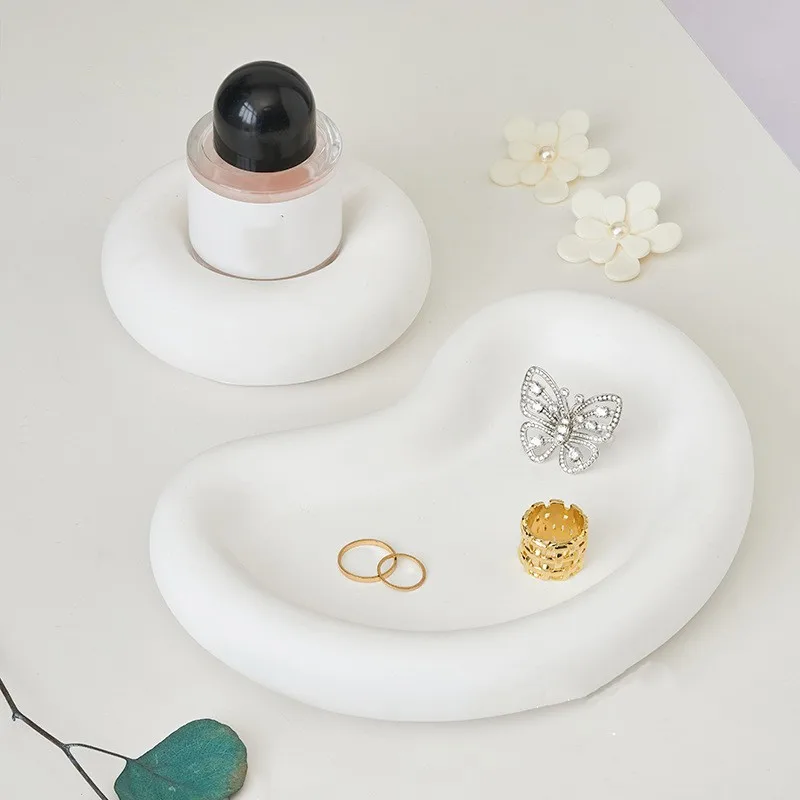 Description Picture 4 of item8in/20.5cm Large Tray Resin Casting Mold, Moon Resin Mold Is Very Suitable For Candle Holders, Jewelry Trays, And Storage Rooms