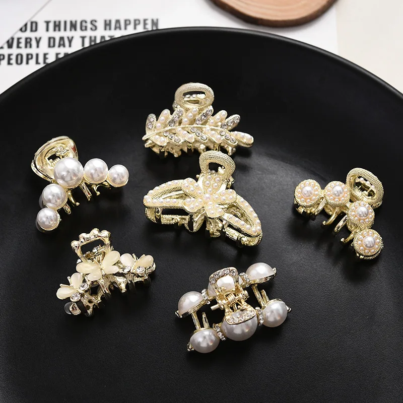 2022The New Pearl small Shark Clip Hair Claw for Women Girls Retro Flower    Clip Small Hairpins Hair Crab Girl Hair Accessories