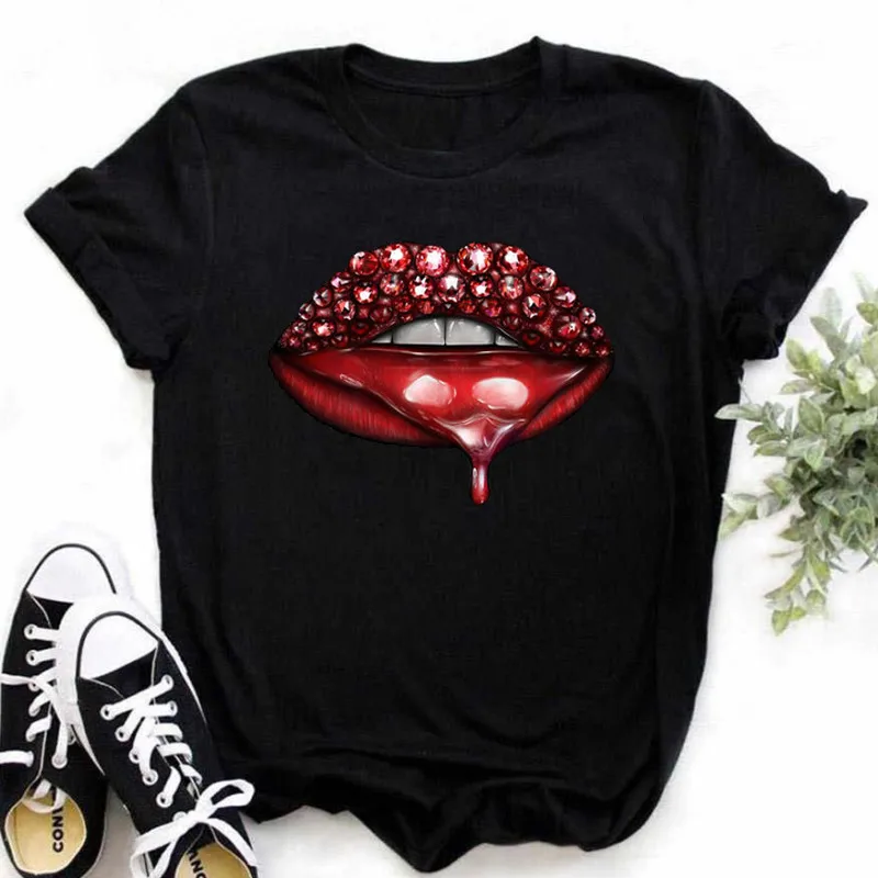 

Maycaur Women‘s Diamond Lip Graphic T Shirt Fashion Female Tops O-neck Sexy Black Tees Funny Casual Short Sleeves Female T Shirt