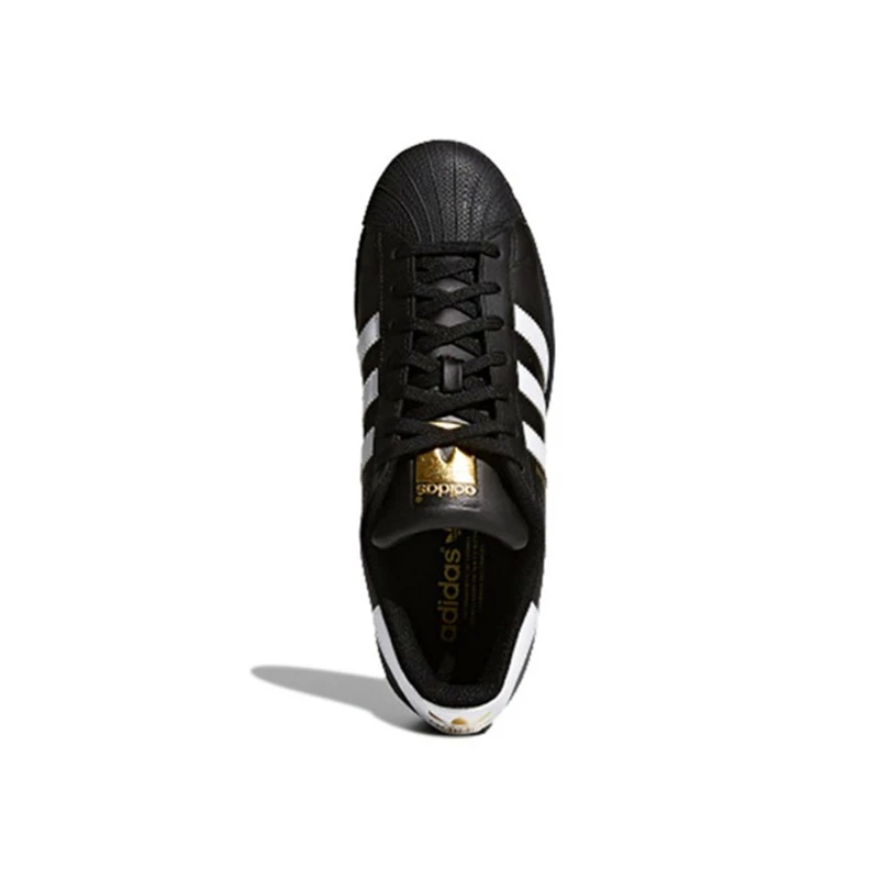 Рисунок 4 - Кроссовки на плоской подошве для