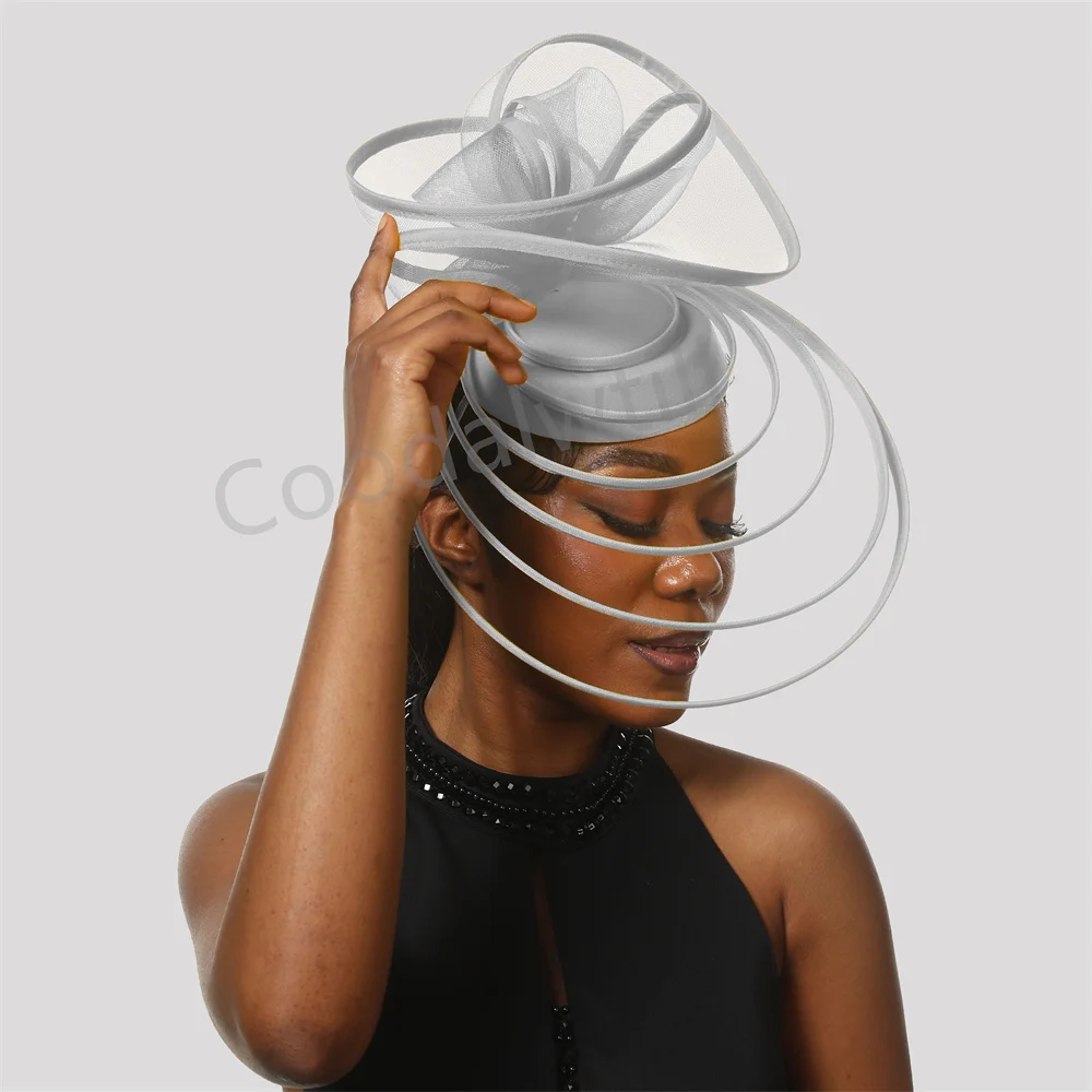 Elegante Kirche Party Fascinator Hut Stirnband Frauen Damen Derby Hochzeit Kopfschmuck Mesh Mode Kappe Haar Clip Royal Ascot Hüte – Detail 30