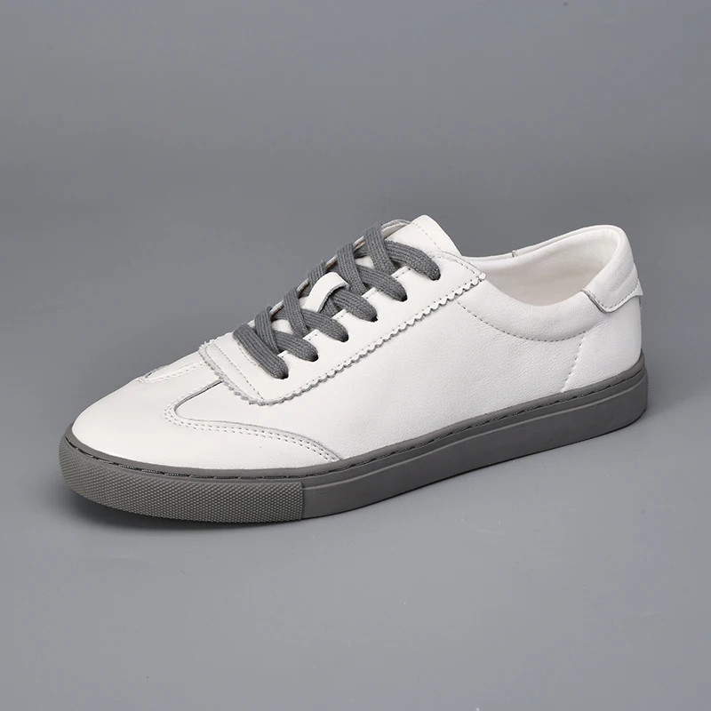 

Big Size 39-47 Men Casual Shoes Fashion Concise Board Shoes Comfortable Soft Small White Shoes Wear-Resisting Walking Sneskers