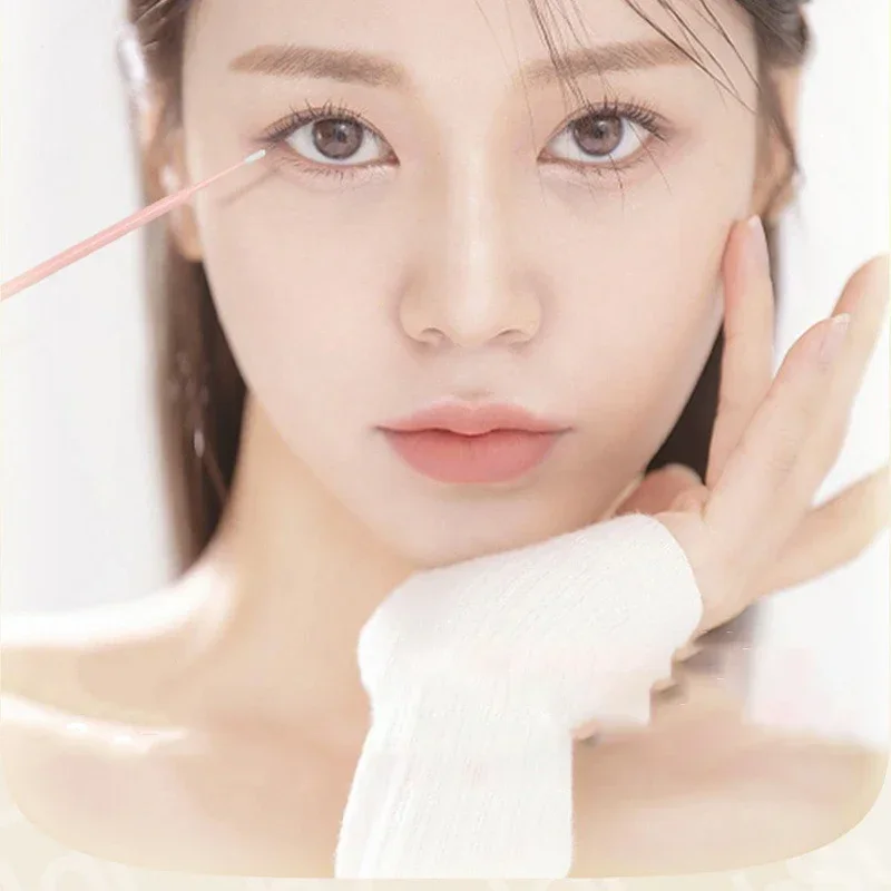 Eyelash Cleaning Brush Image 4