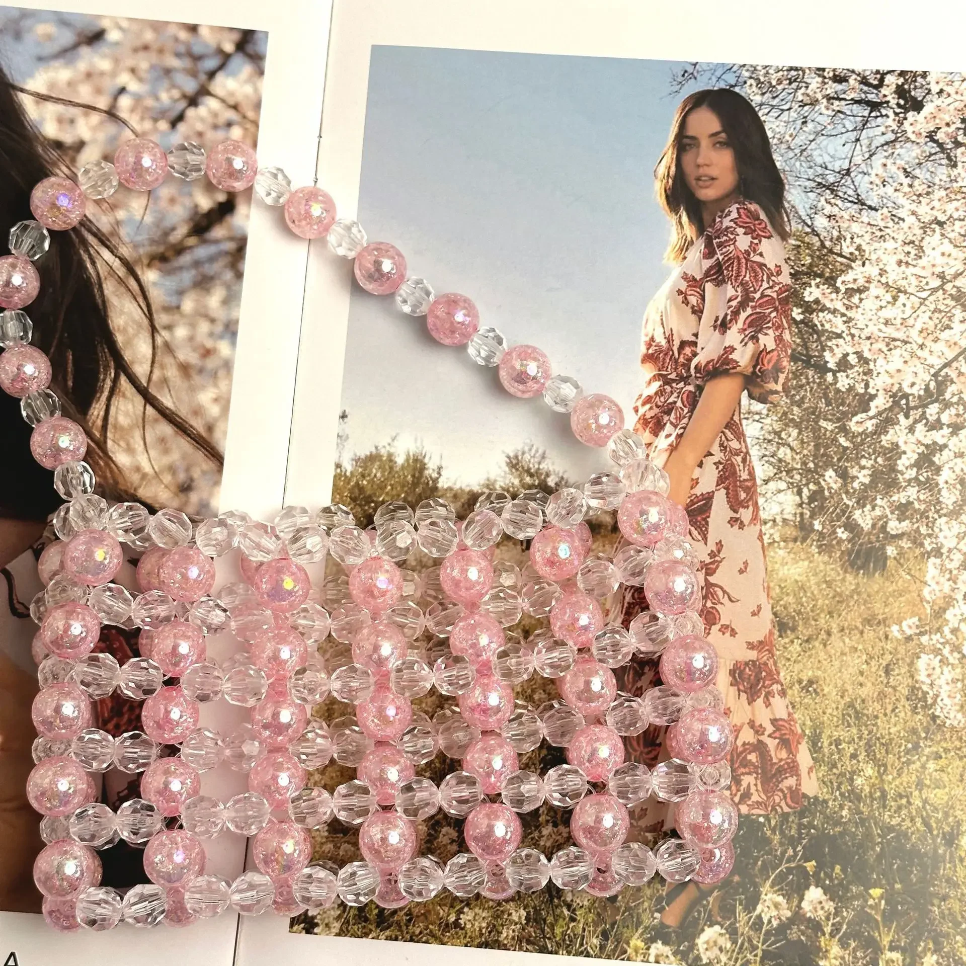 Sweet Colorful Pink Hollow Beaded Handbags Fine Hand-weave Beading Chain Tote Handbags For Women Prom Party Clutches Purses