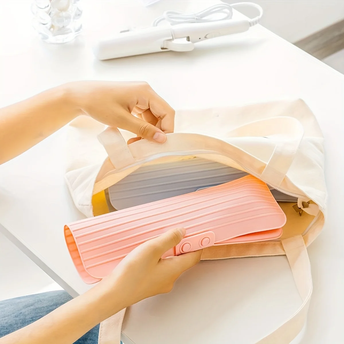Description Picture 5 of itemPortable Silicone Curling Iron Storage Bag - Heat Insulation, Anti-Scalding Pad - Travel Friendly - Clip Flat Case