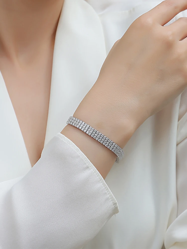 JIUZUAN Moissanite Wide Tennis Bracelet close-up