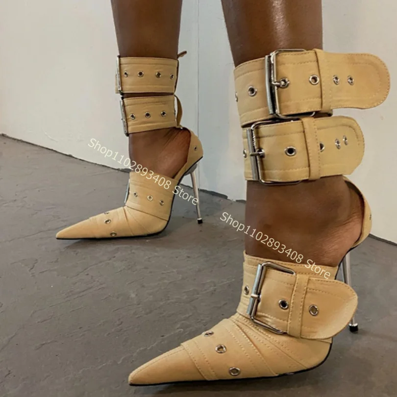 Рисунок 3 - Серебристые туфли-лодочки с острым