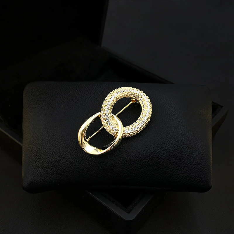 Eternal Love Double Ring Brooch Women's Luxury Cardigan Pins Fixed Clothes Anti-Exposure Accessories Neckline Jewelry Gifts 3869