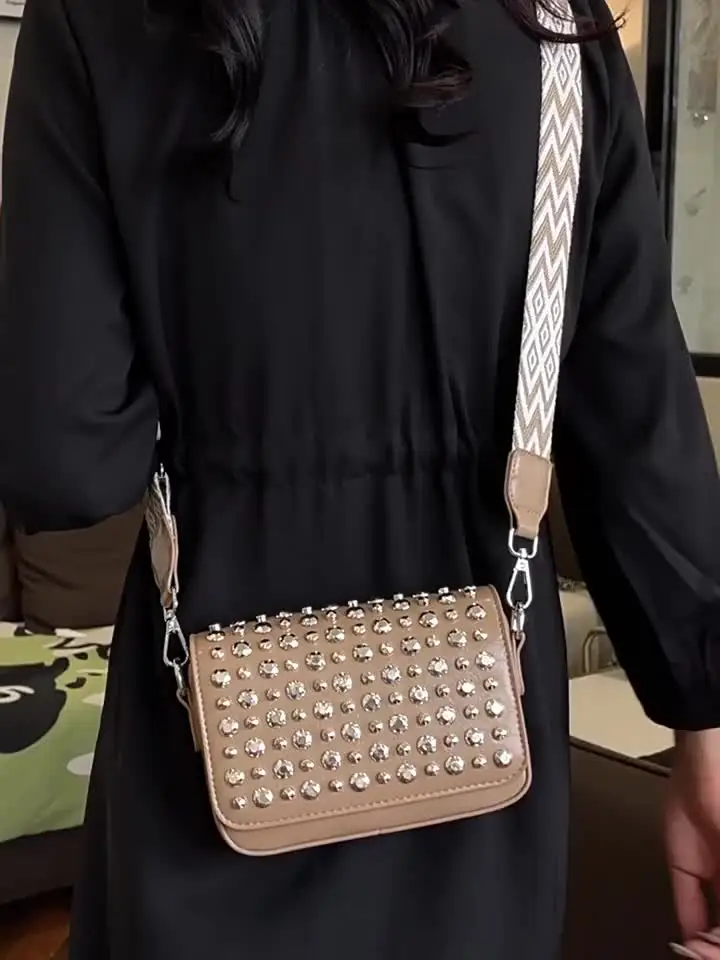 Модная женская сумка через плечо с заклепками и канцелярской кнопкой сумки для