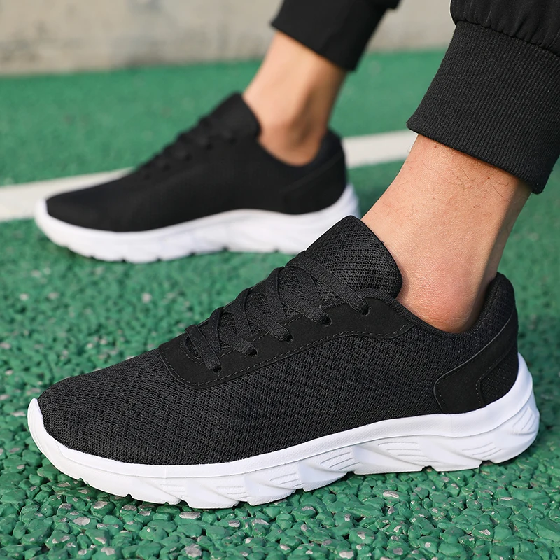 Lightweight Black Men's Running Shoes Summer Outdoor Mesh Anti Slip Trend Sneakers Simple Versatile Men's Vulcanized Shoes 2025