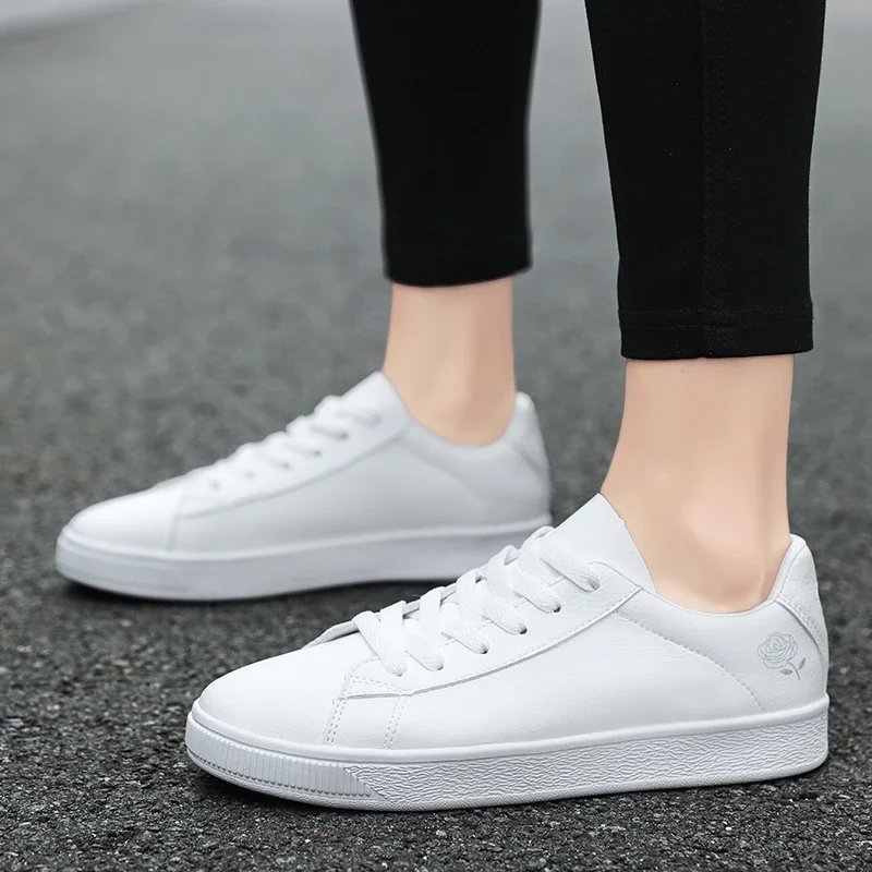 

Кроссовки мужские кожаные на шнуровке, дышащие лоферы, повседневная обувь на низком каблуке, весна-осень