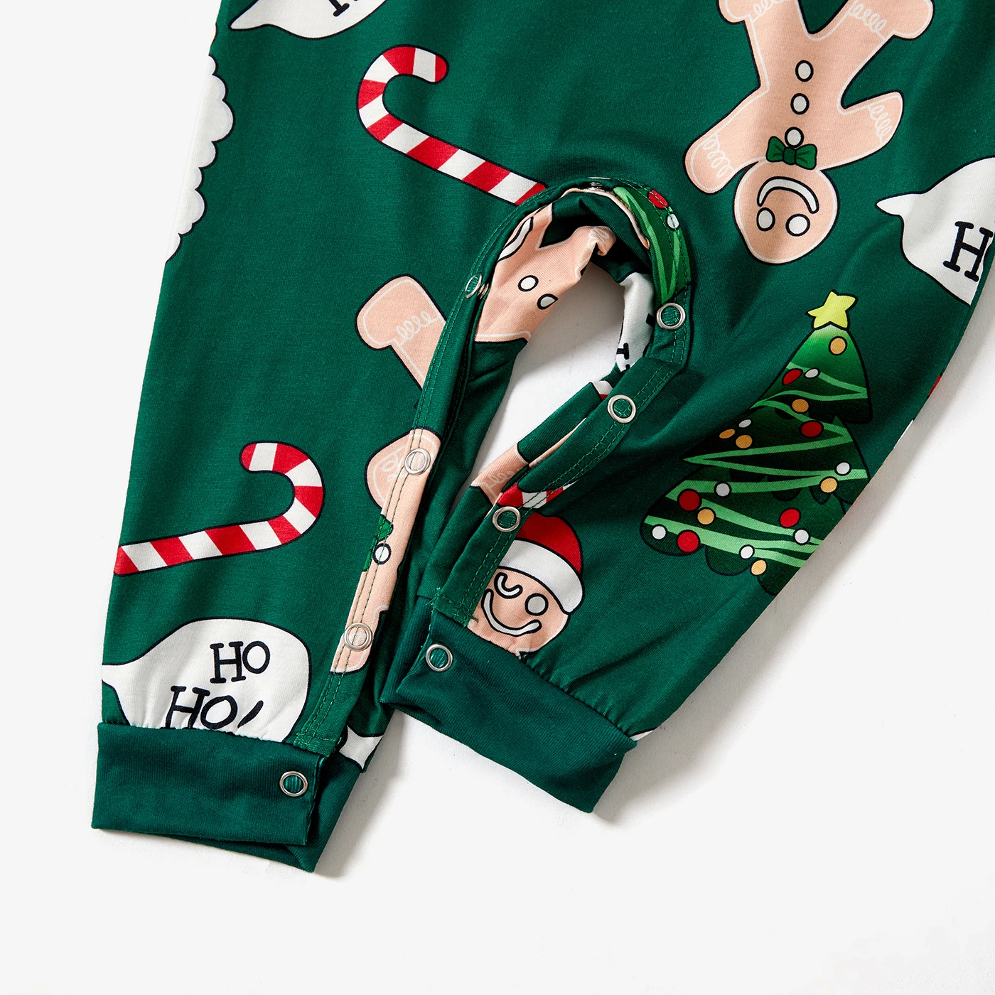 thumbnail image 5 of Conjuntos de pijamas de manga corta con estampado temático navideño a juego para toda la familia (resistentes al fuego), 5 of 5