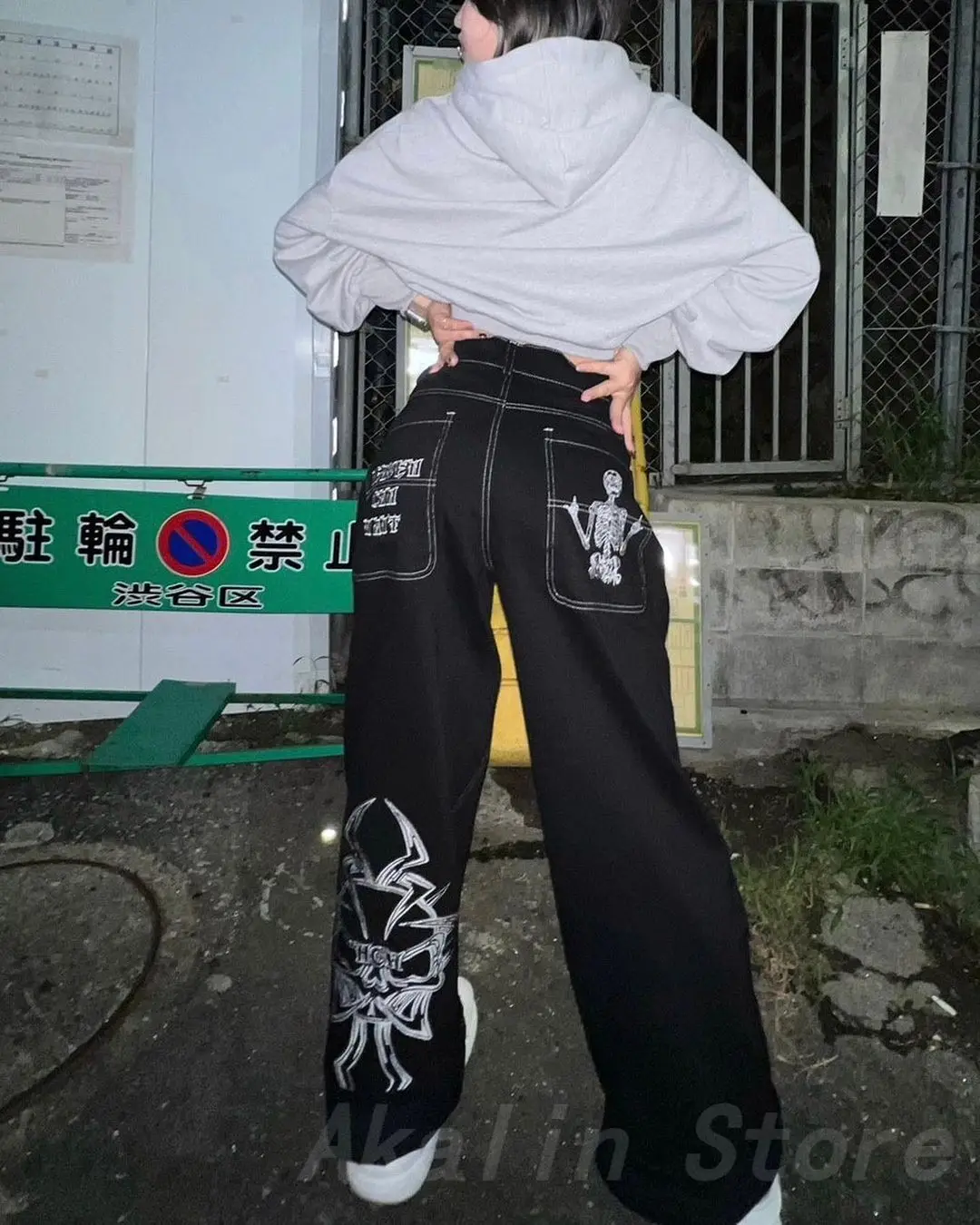 Katta kokrakli ayollar striptiz video Klitoral zargarlik buyumlarini qanday kiyish kerak