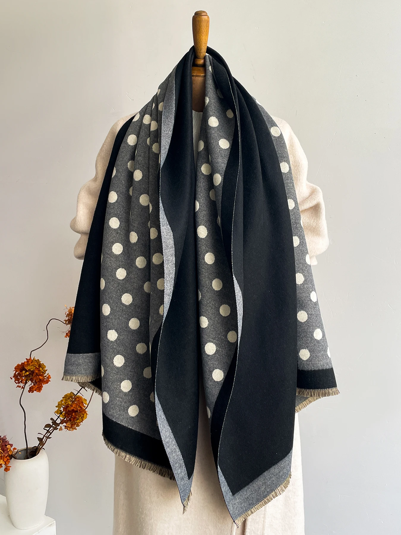 Women's Autumn Winter Faux Cashmere Dot Pattern ernShawl Warm Jacquard Scarf Versatile Blanket Use Neck Protection New Style