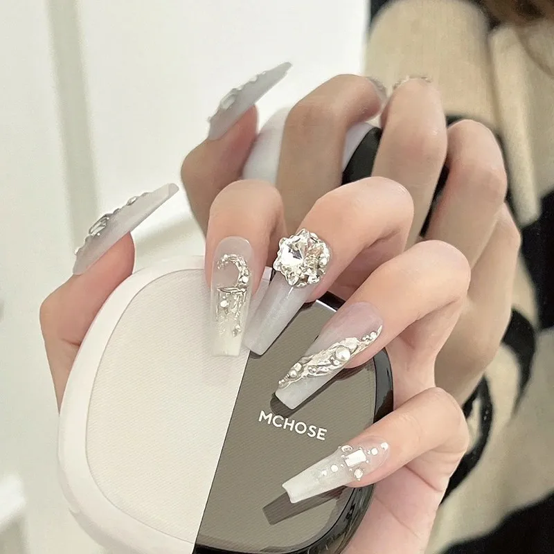

2023 Popular Nail Enhancement Crystal Shaped Ball Diamond Super Sparkling Naked Edge Diamond Wedding Diamond Fingertip Shining