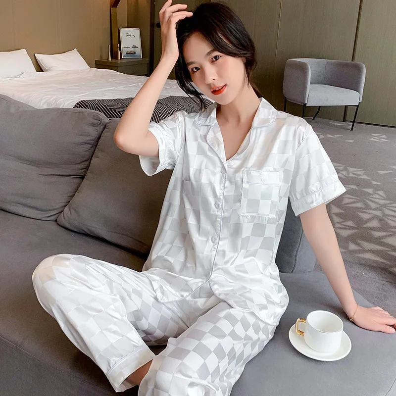 Рисунок 4 - Женские пижамные комплекты из искусственного шелка