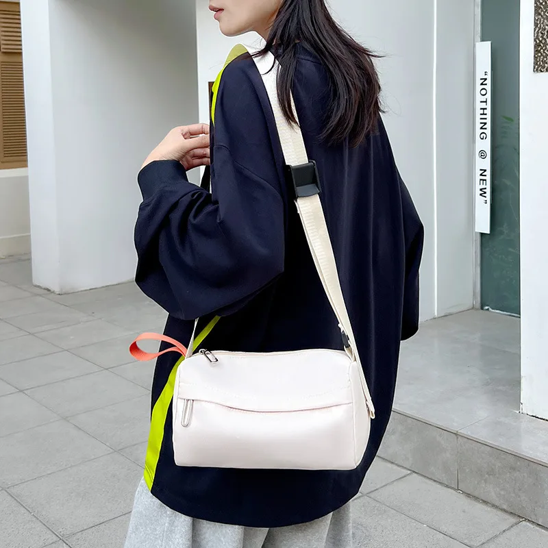 

2024 New Lightweight Crossbody Bag Women's Shoulder Bag Leisure Japanese Postman Bag New Crossbody Sports Backpack Trend