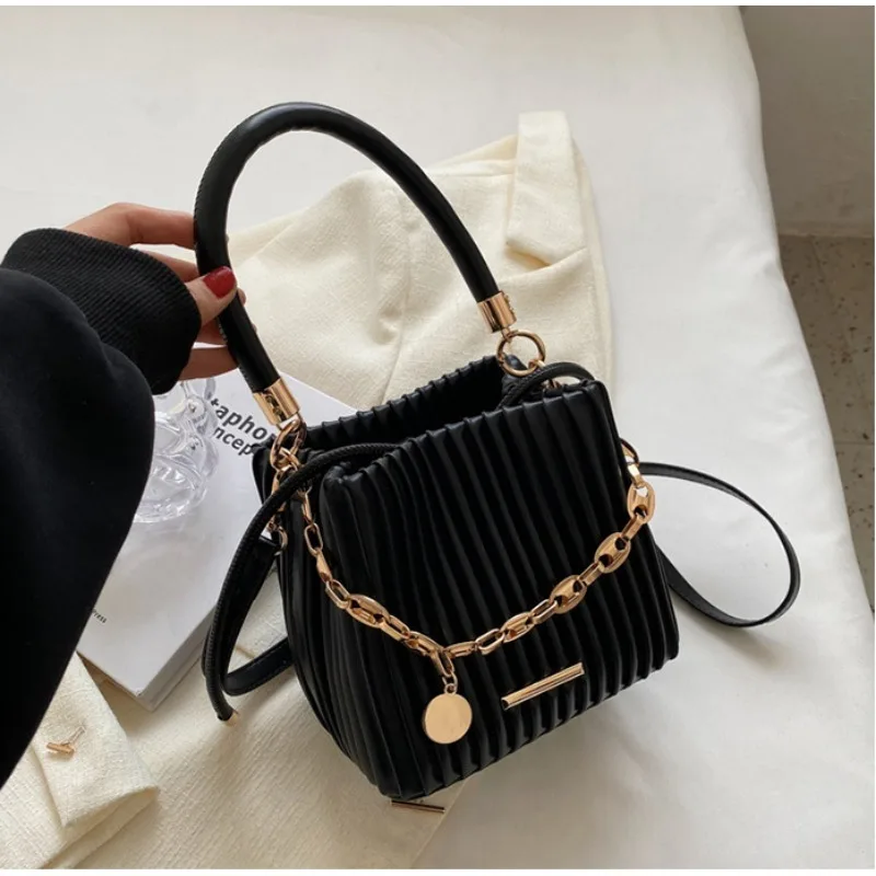 

Luxury Design Women's Bags Fashion Pleated Chain Urban Commuter Single Shoulder Crossbody Bag Casual Shopping Purse and Handbags