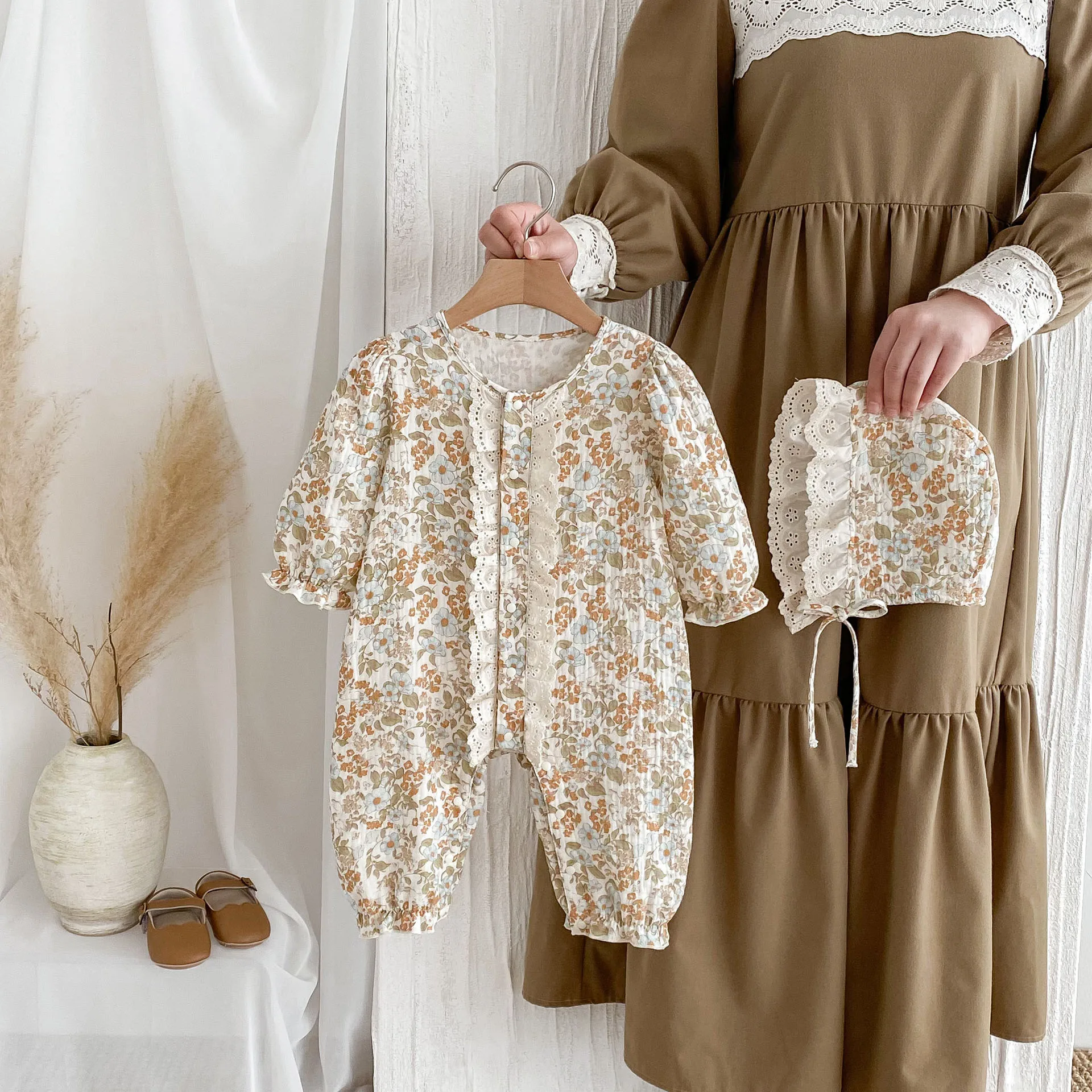 Floral Print Baby Mädchen Strampler Rundhals Casual Neugeborene Mädchen Overall Retro Herbst Mode Spitze Spleißen Toddle Kleidung – Detail 1