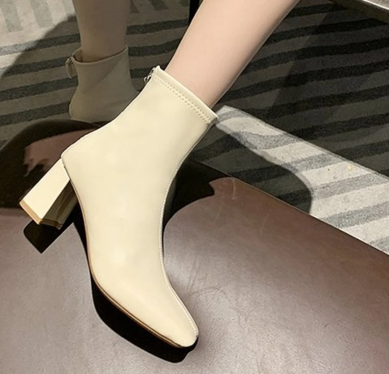 NEW Autumn and Winter 2024 Female Large Short Boots High Heel Back Zipper Mid Fashion Boots Warm Women's Boots Plus Size 42 43