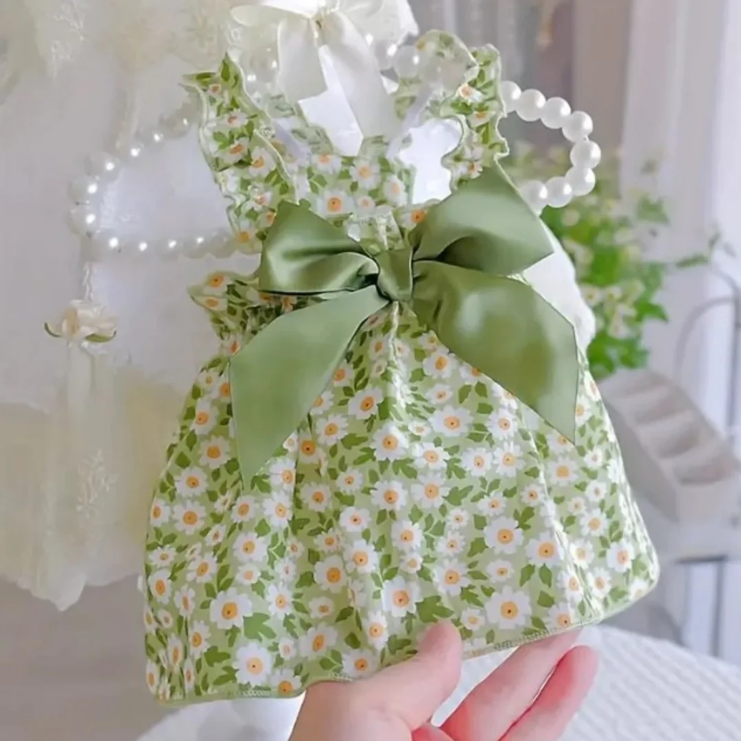 New pet small wrinkled chrysanthemum shoulder strap skirt pure cotton princess skirt pet clothes elastic dog lady
