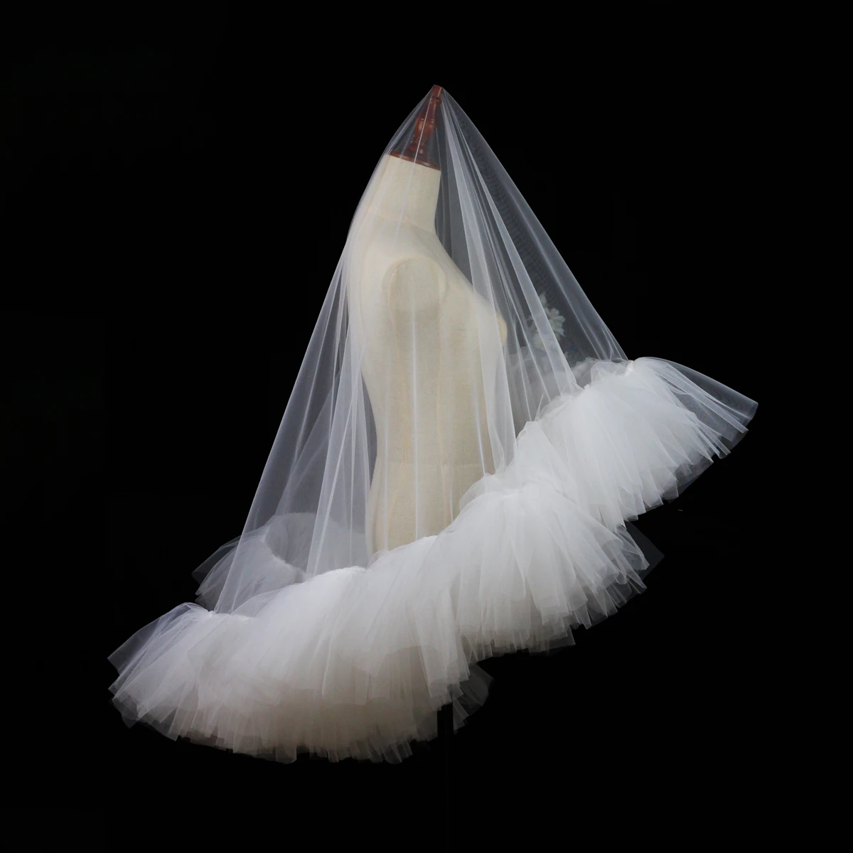 

LA017 Elegant Wedding Bridal Veil Soft Tulle Ruffled Edge Covering Face White Brides Handmade Veil Women Marriage Accessories